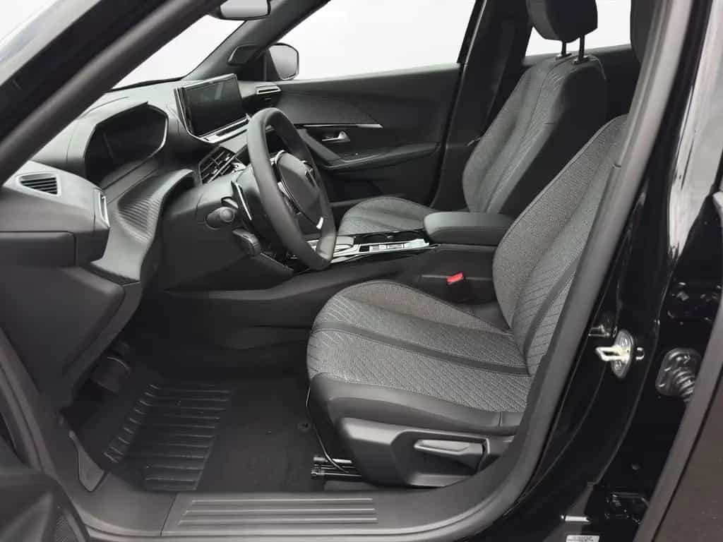 Peugeot 2008 Allure 130 ACC PDC Kamera SHZ Navi 01/2026-photo-8