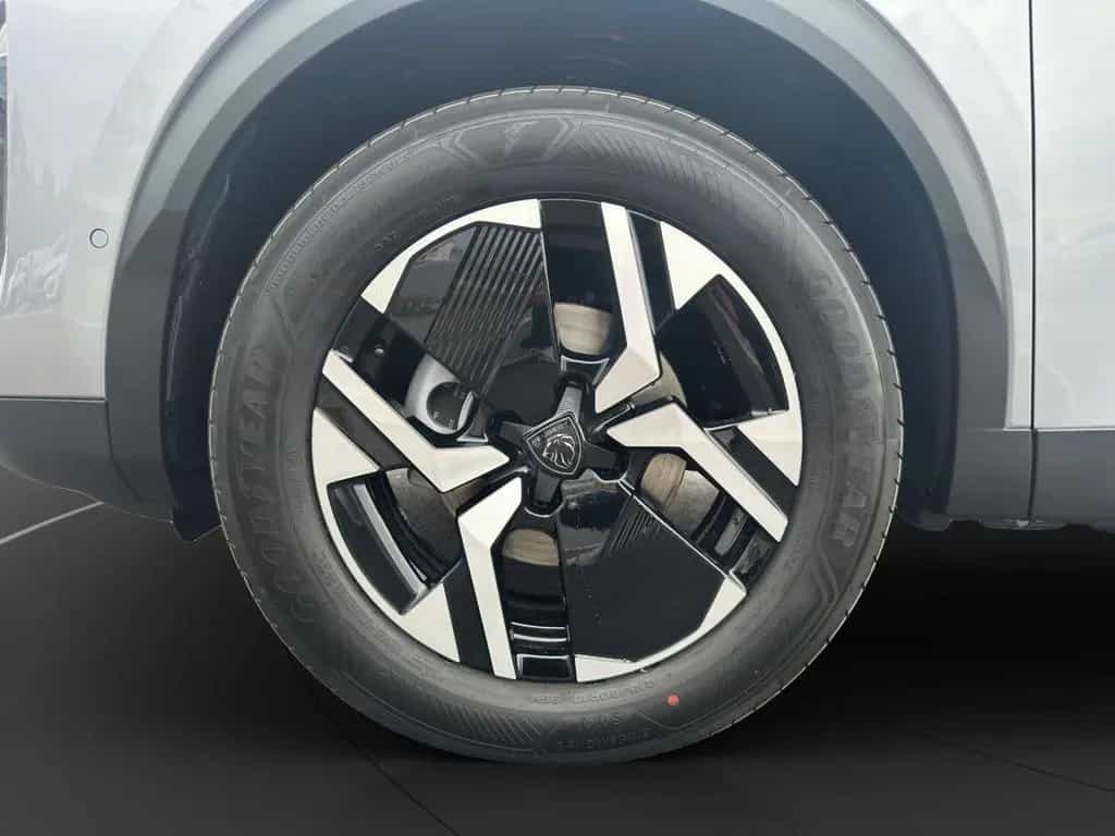Peugeot 2008 ALLURE 130 ACC PDC Kamera SHZ Navi 01/2026-photo-10