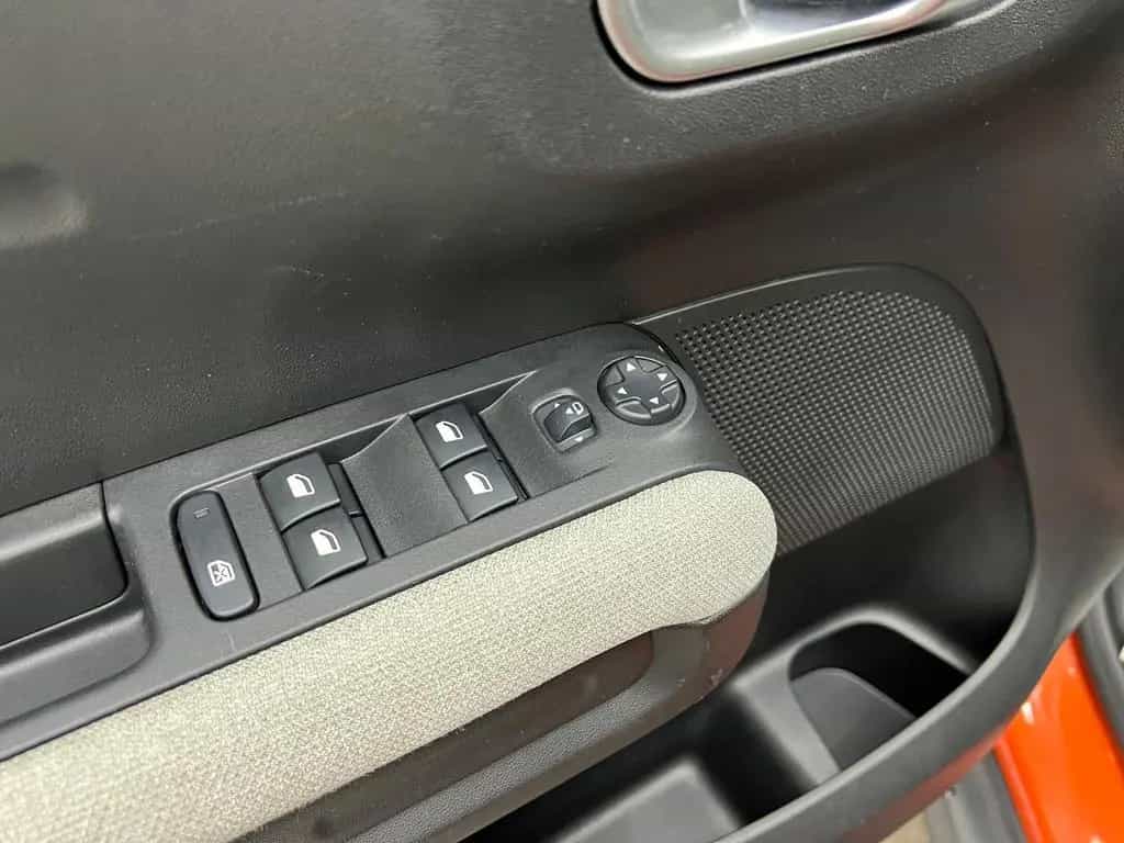 Citroën C3 Aircross 1.2 e-THP / PureT.Shine M.Kamera,DAB 09/2020-photo-27