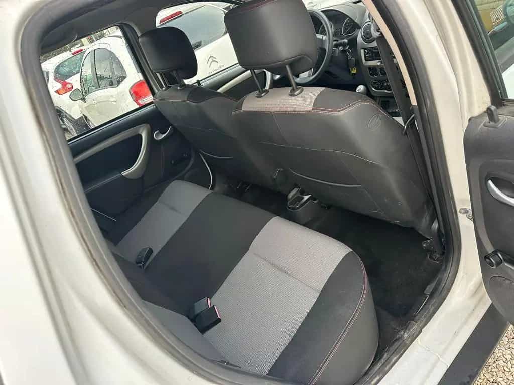 Dacia Duster 1.5 dci Laureate 4x2 110cv 08/2013-photo-2