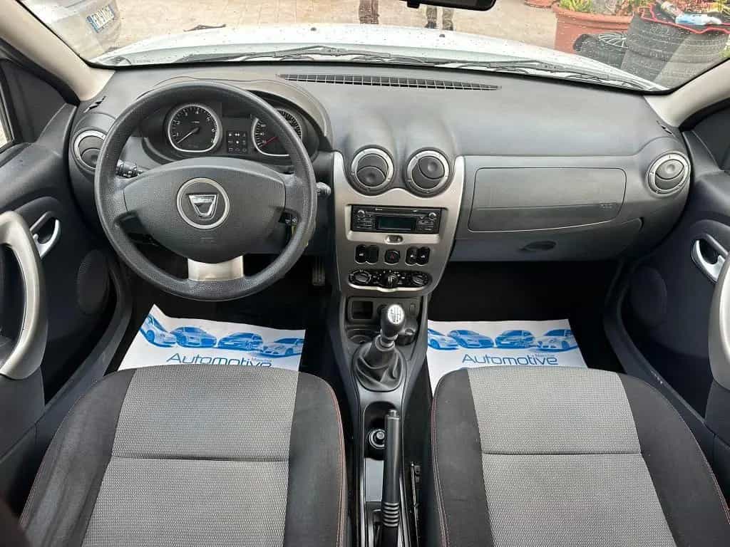 Dacia Duster 1.5 dci Laureate 4x2 110cv 08/2013-photo-4