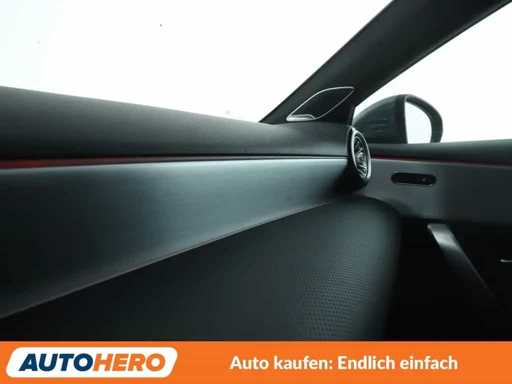 Mercedes-Benz A 35 AMG 4Matic Aut.*NAVI*CAM*SHZ*TEMPO* 03/2019-photo-28