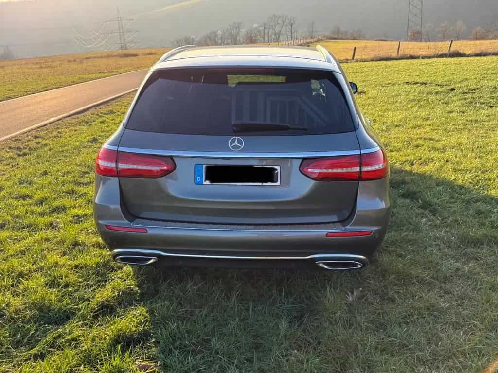 Mercedes-Benz E-Class 400 d 4MATIC T Autom. - 09/2019-photo-4