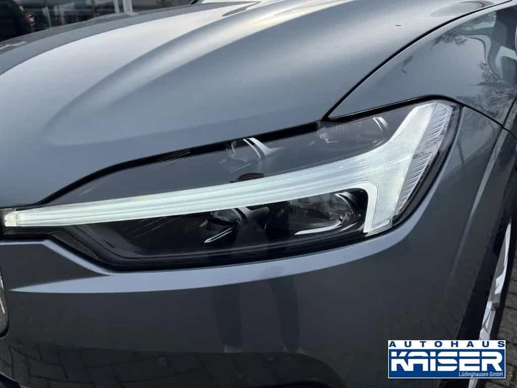 Volvo XC60 Momentum Pro 2WD B4 Diese lAHK Abnehmbar/Al 06/2021-photo-23