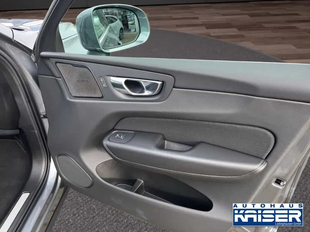 Volvo XC60 Momentum Pro 2WD B4 Diese lAHK Abnehmbar/Al 06/2021-photo-27