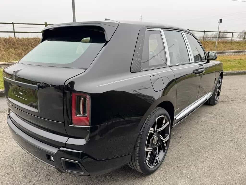 Rolls-Royce Cullinan Black Badge | 4 Seats | 2026 | On Stock null-photo-2