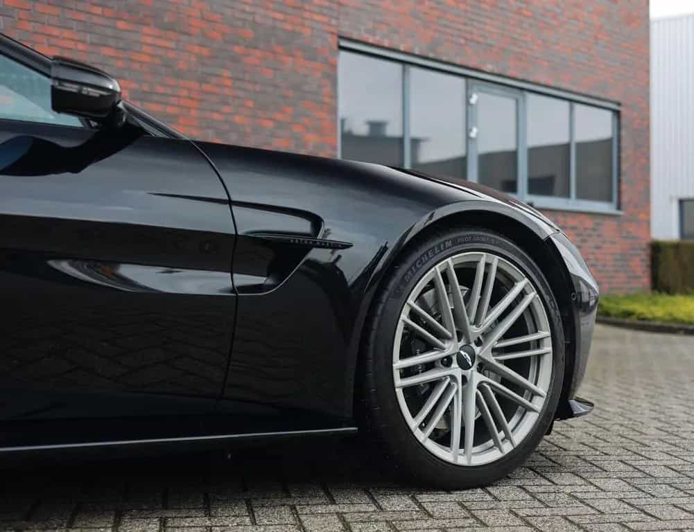 Aston Martin V8 Vantage 4.0 V8 05/2025-photo-18