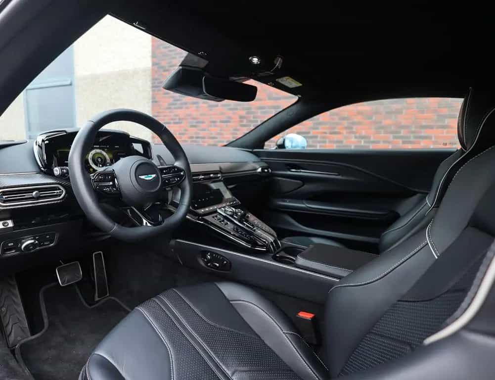 Aston Martin V8 Vantage 4.0 V8 05/2025-photo-28