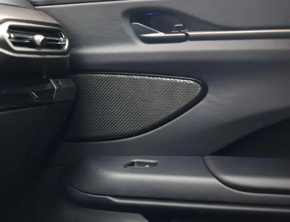 Aston Martin V8 Vantage 4.0 V8 05/2025-photo-37