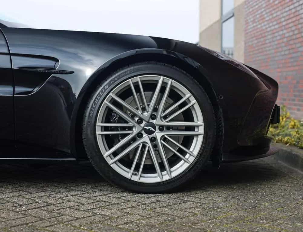 Aston Martin V8 Vantage 4.0 V8 05/2025-photo-47