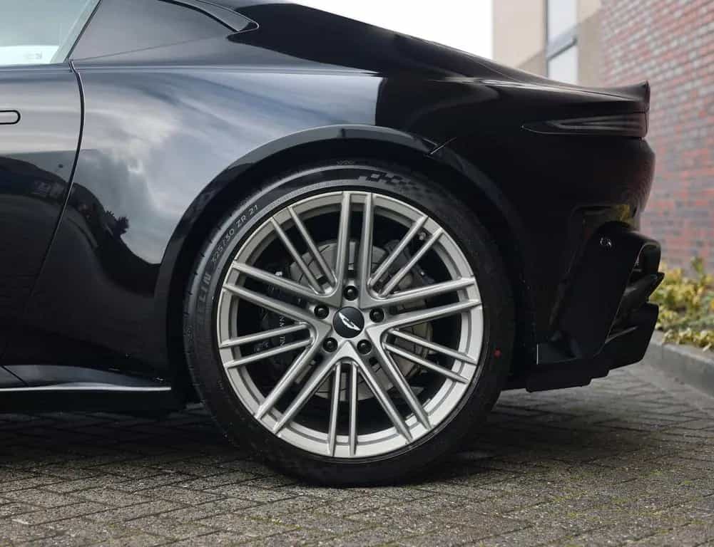 Aston Martin V8 Vantage 4.0 V8 05/2025-photo-49