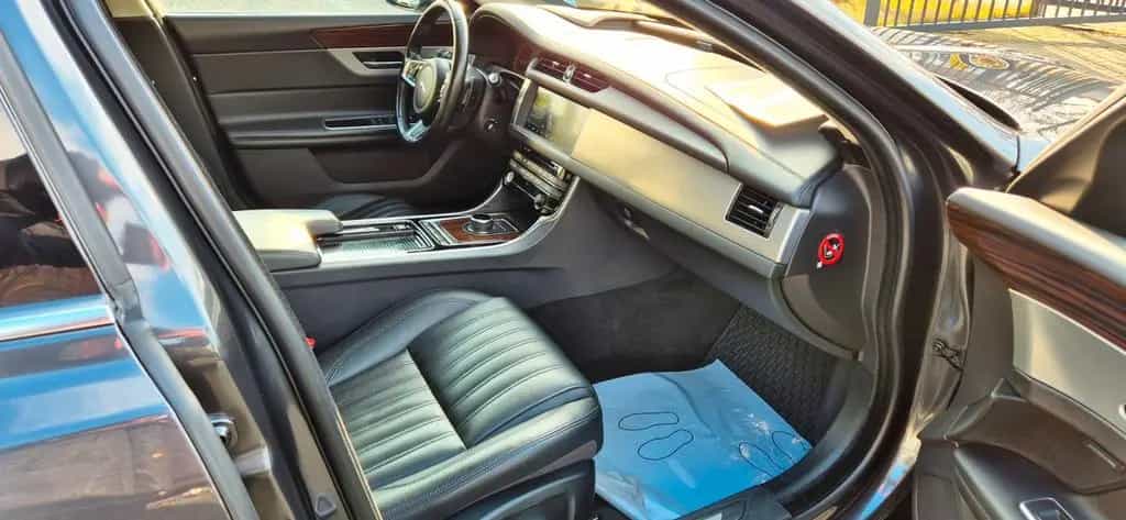 Jaguar XF Portfolio V6 300PS 08/2019-photo-16