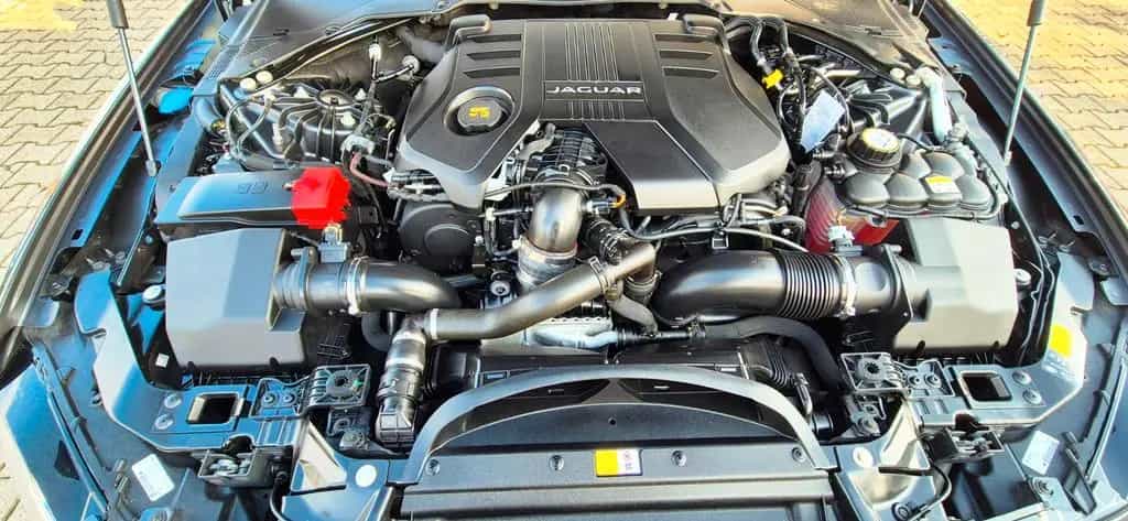 Jaguar XF Portfolio V6 300PS 08/2019-photo-18