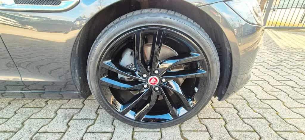 Jaguar XF Portfolio V6 300PS 08/2019-photo-19