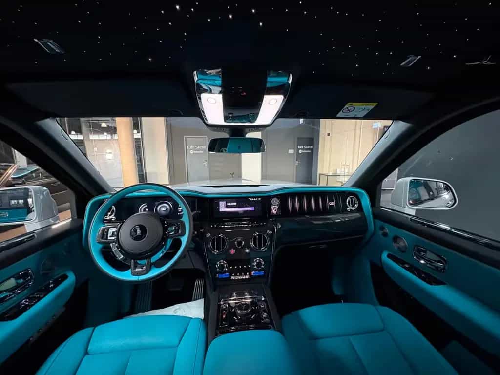 Rolls-Royce Cullinan Black Badge null-photo-10
