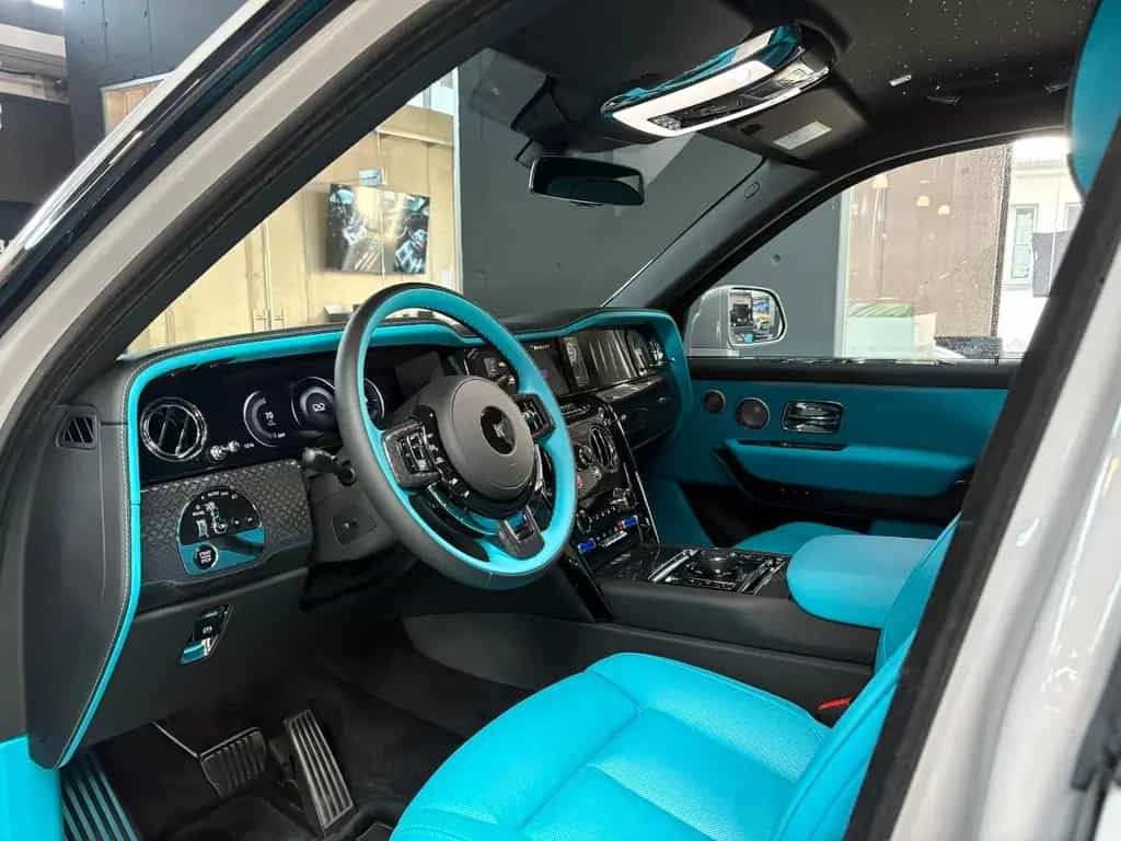 Rolls-Royce Cullinan Black Badge null-photo-11