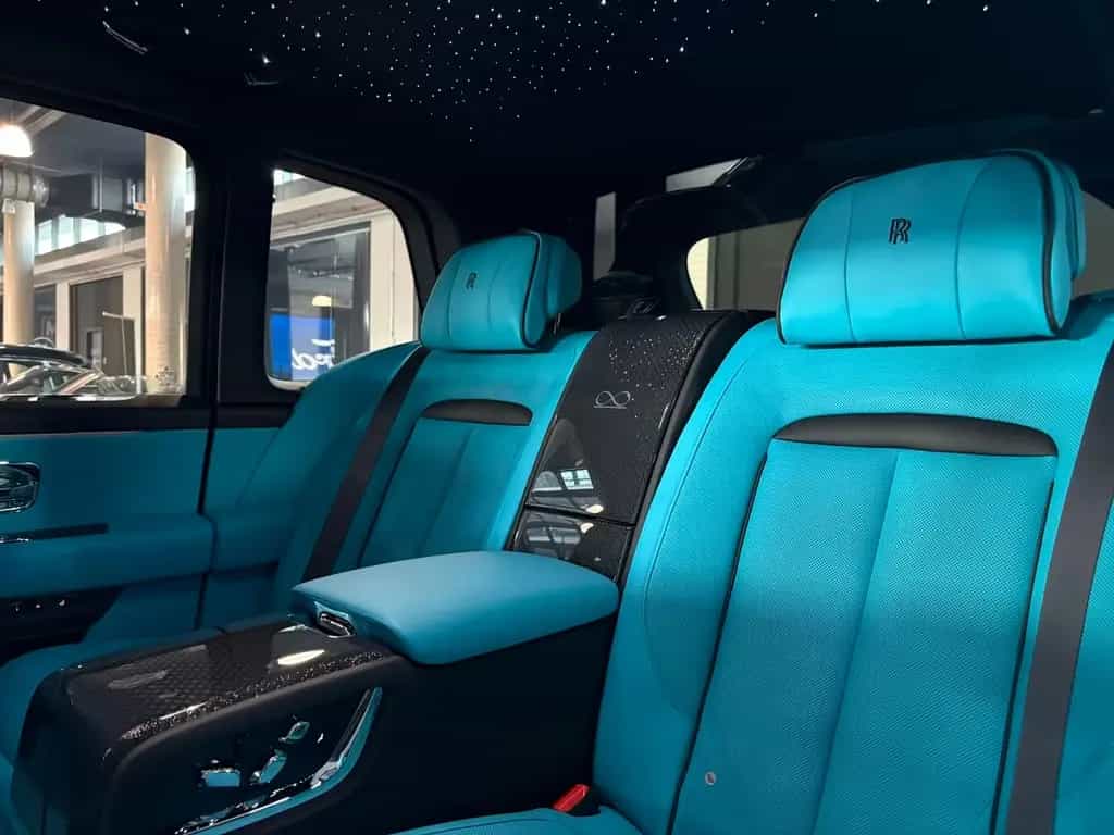Rolls-Royce Cullinan Black Badge null-photo-14