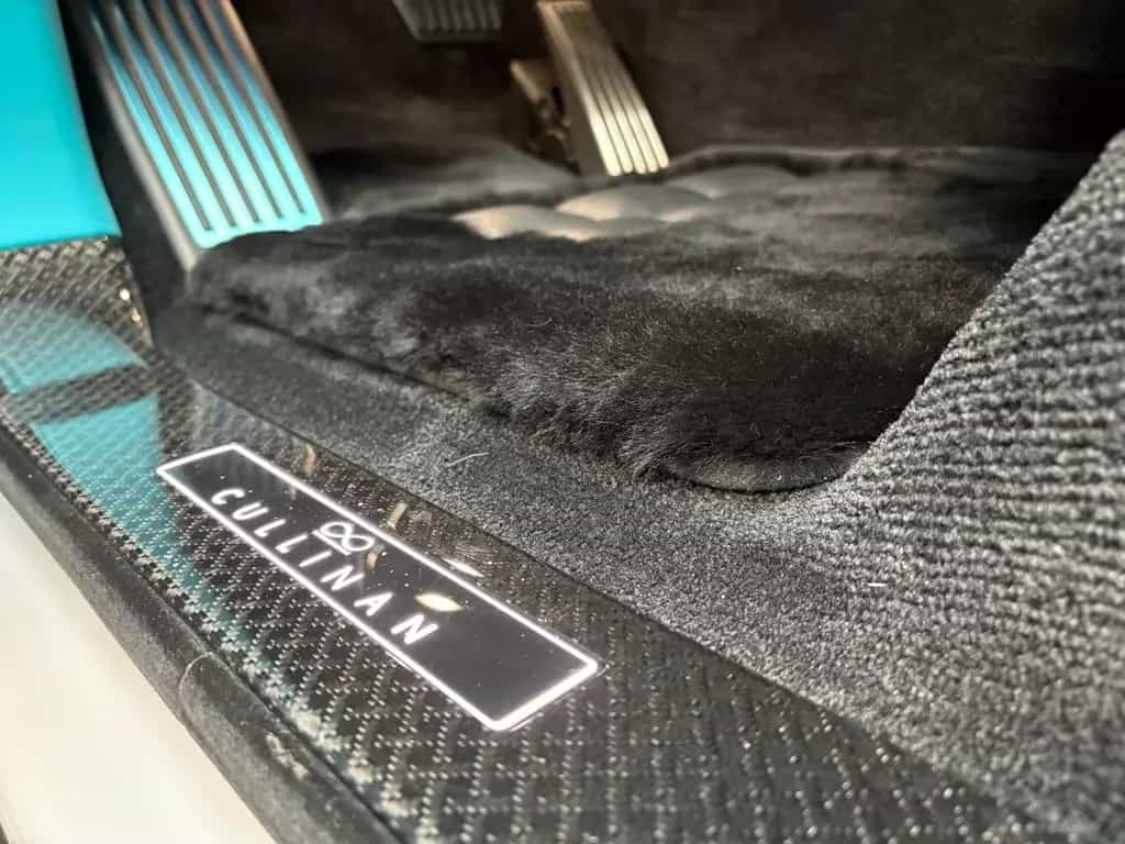 Rolls-Royce Cullinan Black Badge null-photo-18