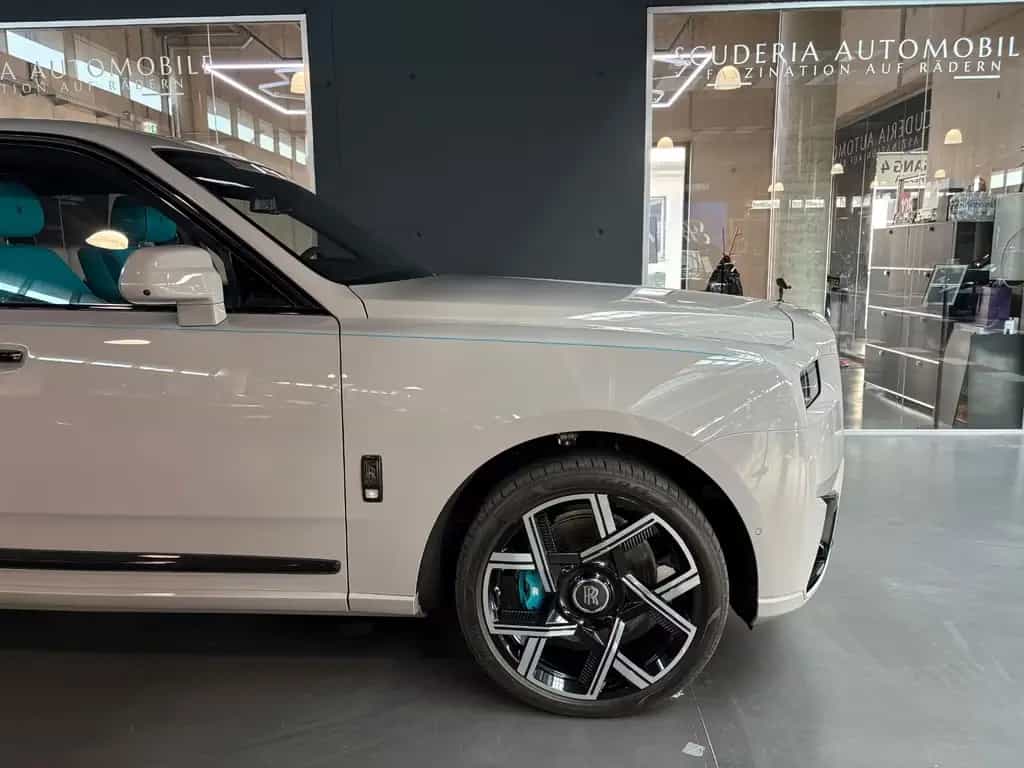 Rolls-Royce Cullinan Black Badge null-photo-3