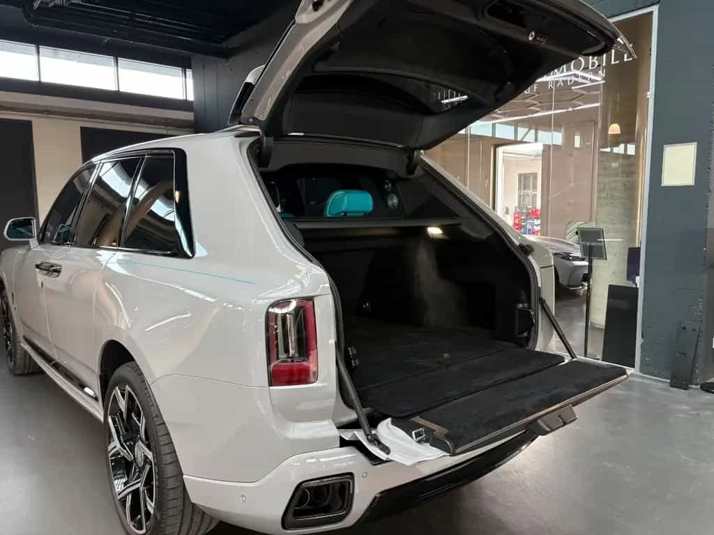 Rolls-Royce Cullinan Black Badge null-photo-7