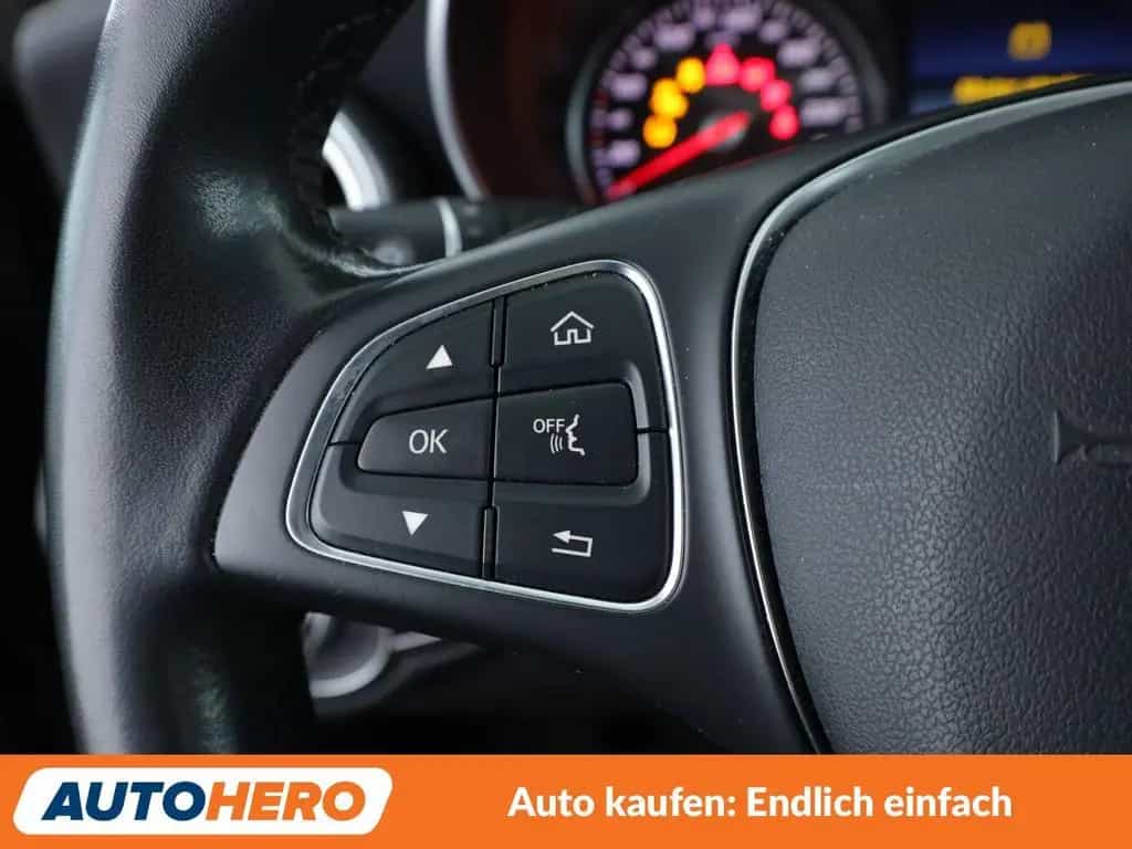 Mercedes-Benz C-Class 180 CGI Exclusive Aut.*NAVI*LED*PDC*SHZ*TEMPO* 07/2017-photo-28
