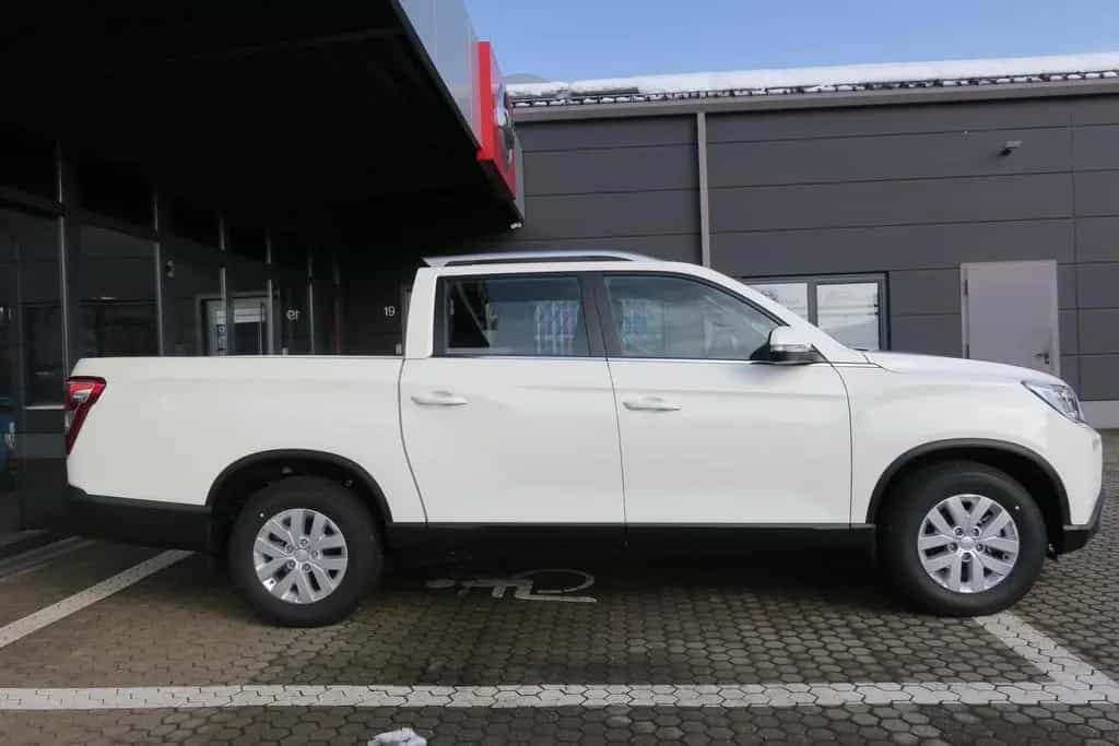 KGM Musso Grand Core 6AT 4X4 NAVI KLIMA RFK PDC null-photo-4