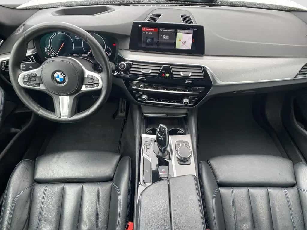 BMW 5 Series 520d xDrive Touring Aut. ///M-Sport ACC HUD RFK 02/2018-photo-10