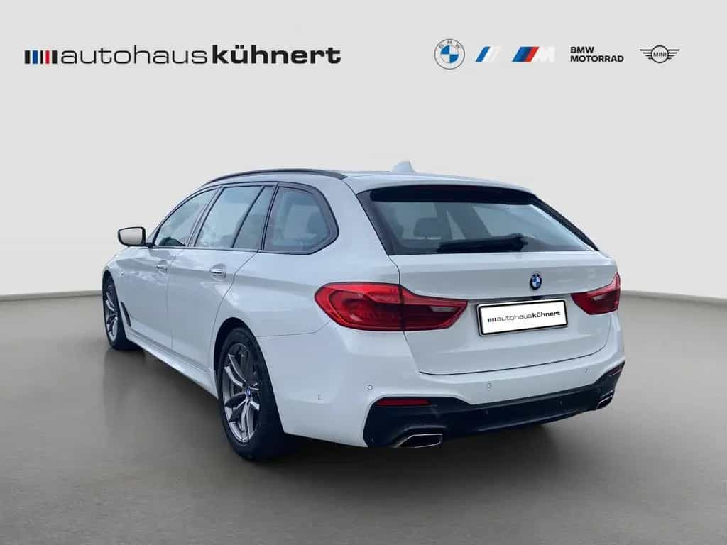 BMW 5 Series 520d xDrive Touring Aut. ///M-Sport ACC HUD RFK 02/2018-photo-3