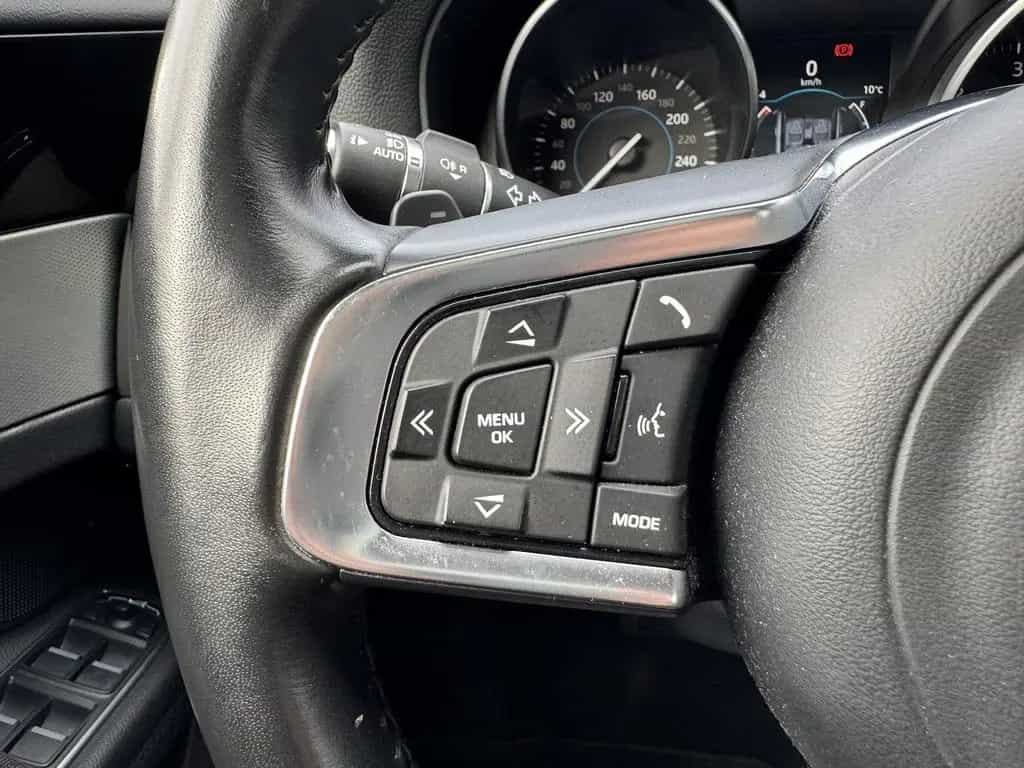 Jaguar XF 25d Prestige NAVI LEDER PANO RFKA TWA 03/2018-photo-24
