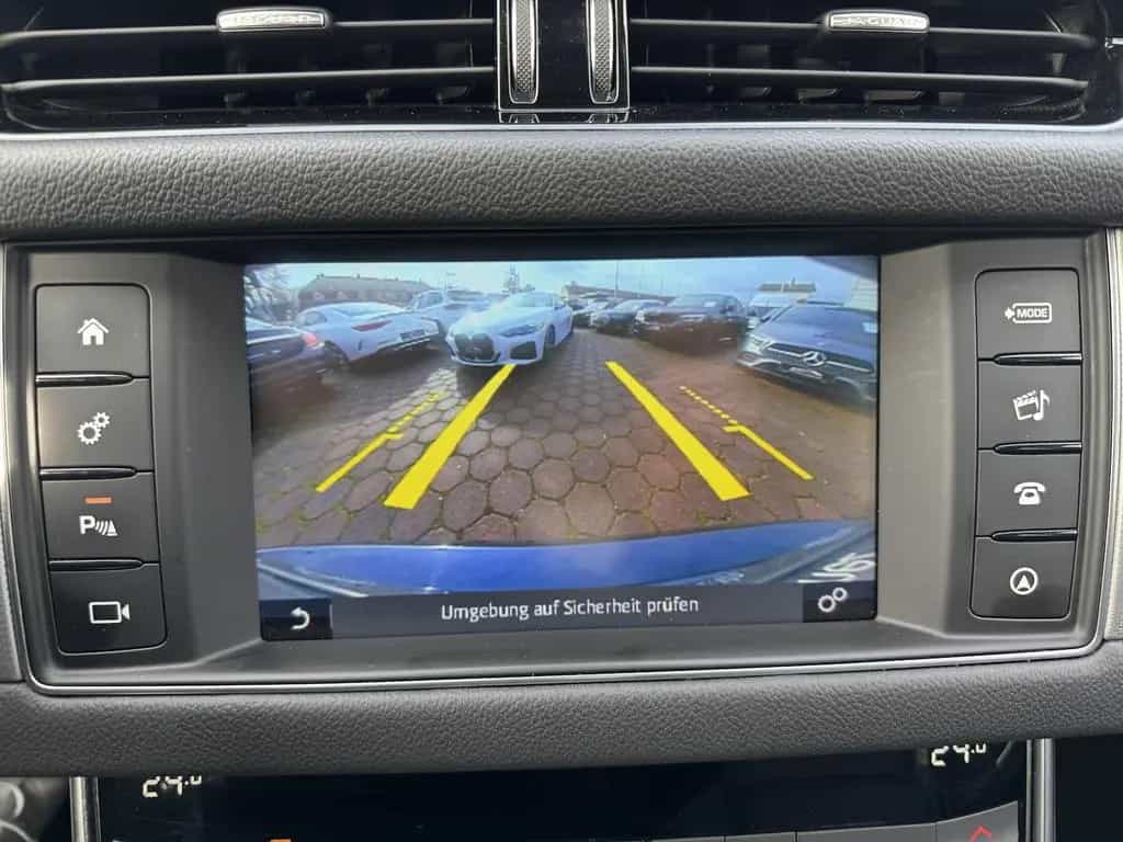 Jaguar XF 25d Prestige NAVI LEDER PANO RFKA TWA 03/2018-photo-27