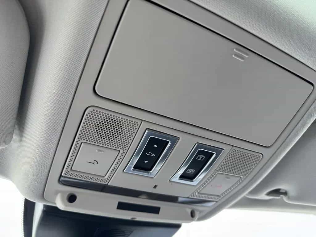 Jaguar XF 25d Prestige NAVI LEDER PANO RFKA TWA 03/2018-photo-30