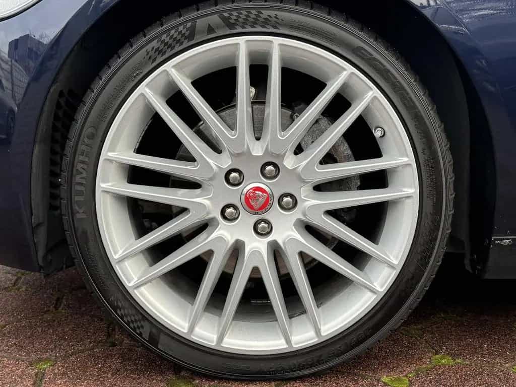 Jaguar XF 25d Prestige NAVI LEDER PANO RFKA TWA 03/2018-photo-34