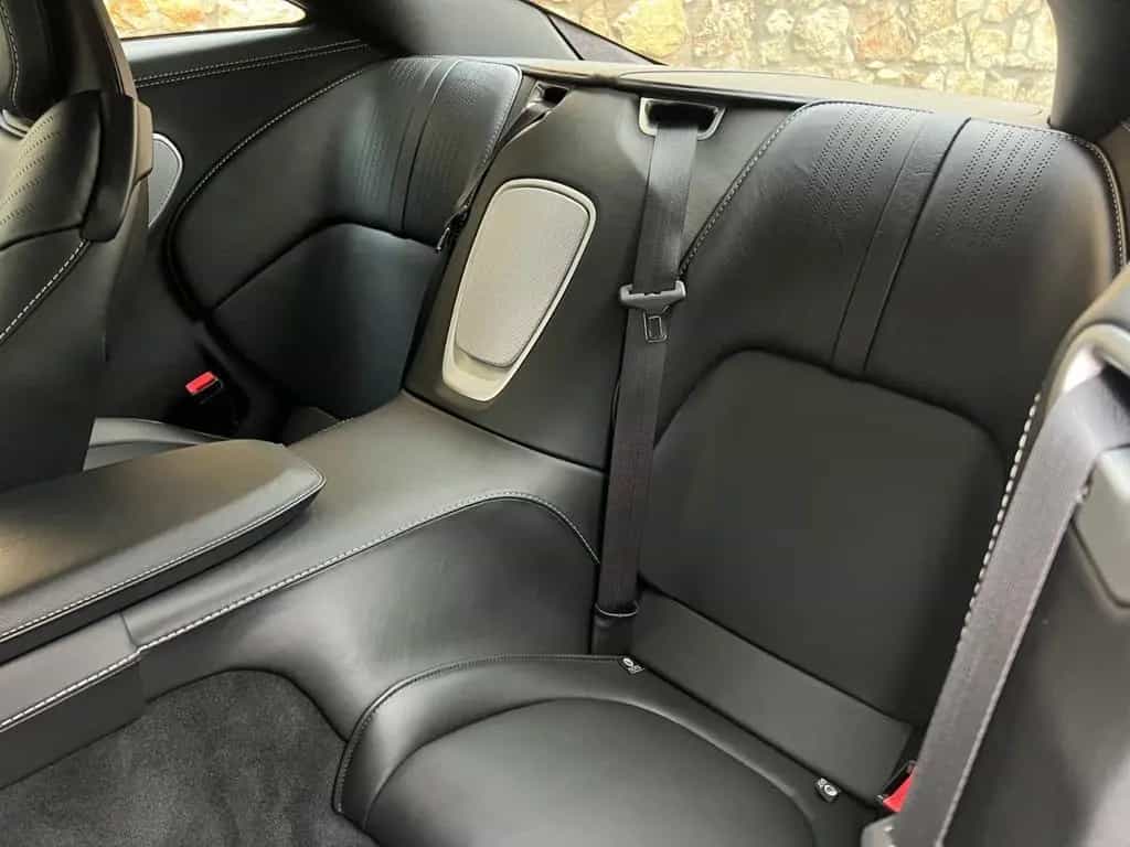 Aston Martin DB11 12/2020-photo-12