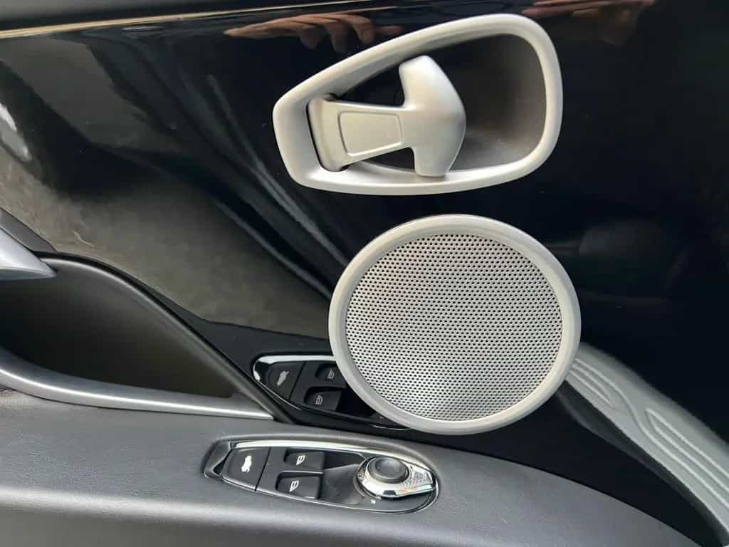 Aston Martin DB11 12/2020-photo-17