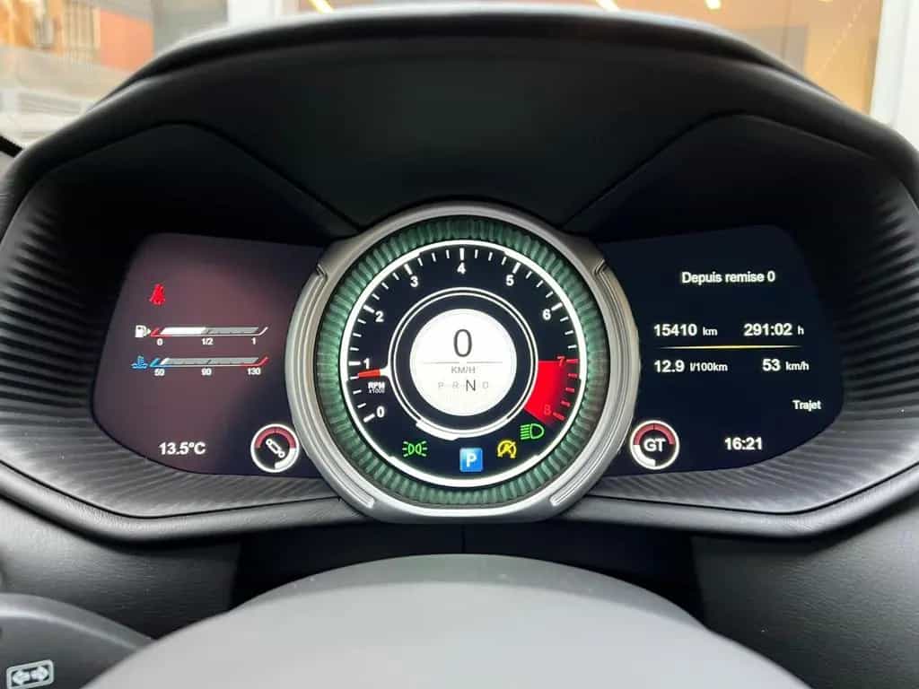 Aston Martin DB11 12/2020-photo-19