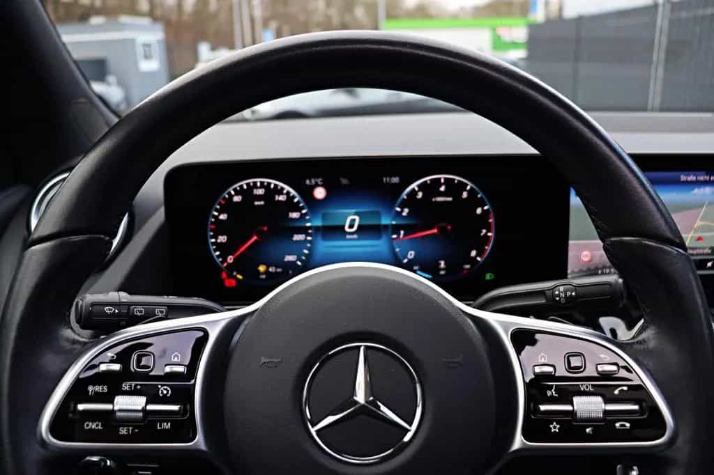 Mercedes-Benz GLA-Class 200 Progressive *LED*NAVI*MBUX*PANO*RFK*SHZ* 08/2020-photo-12