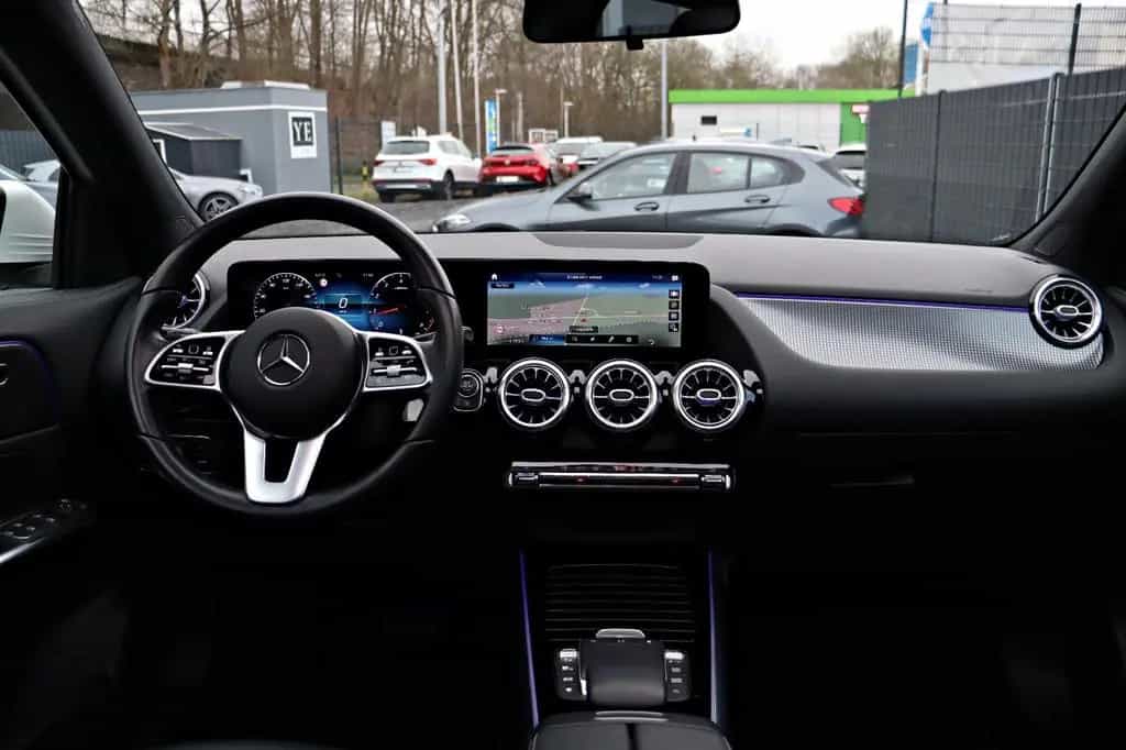 Mercedes-Benz GLA-Class 200 Progressive *LED*NAVI*MBUX*PANO*RFK*SHZ* 08/2020-photo-13