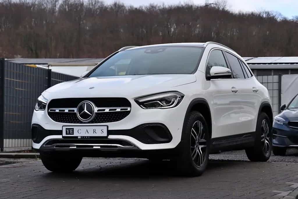 Mercedes-Benz GLA-Class 200 Progressive *LED*NAVI*MBUX*PANO*RFK*SHZ* 08/2020-photo-2