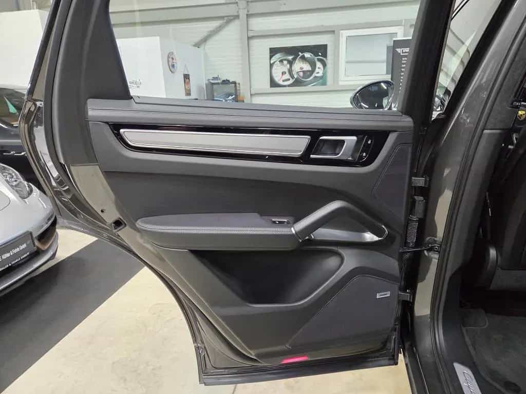 Porsche Cayenne Turbo/Sitzlüftung/Soft-Close/PDLS+/*700€ 11/2019-photo-24