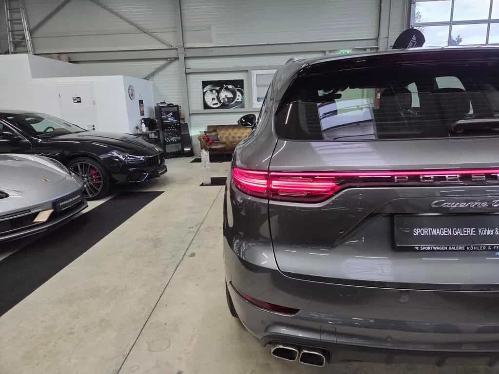 Porsche Cayenne Turbo/Sitzlüftung/Soft-Close/PDLS+/*700€ 11/2019-photo-35