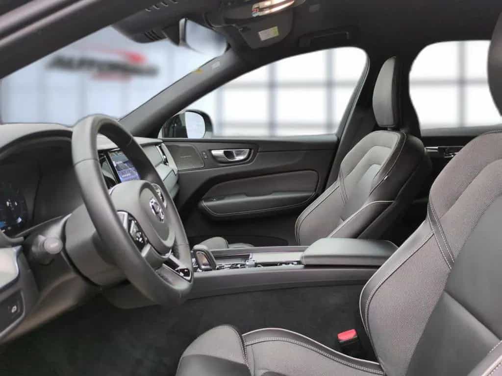 Volvo XC 60 R Design AWD 02/2022-photo-10