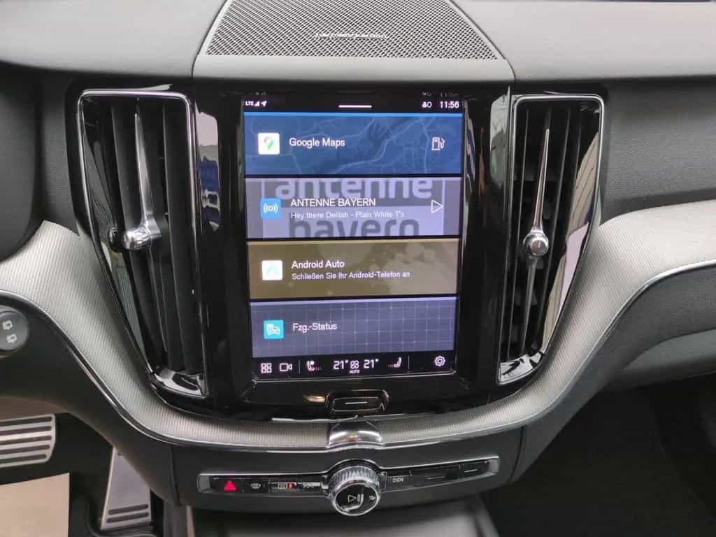 Volvo XC 60 R Design AWD 02/2022-photo-14