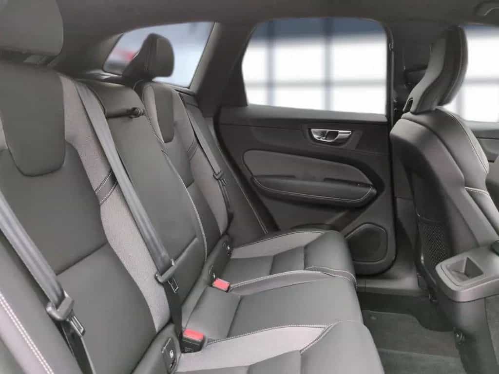 Volvo XC 60 R Design AWD 02/2022-photo-18