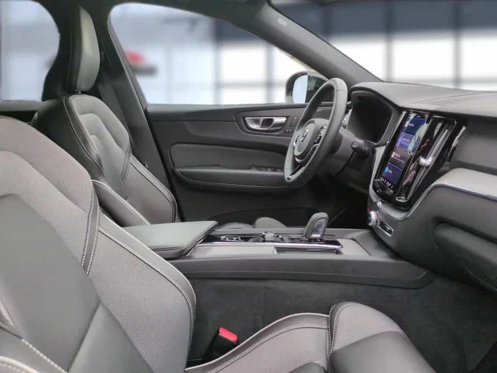 Volvo XC 60 R Design AWD 02/2022-photo-19