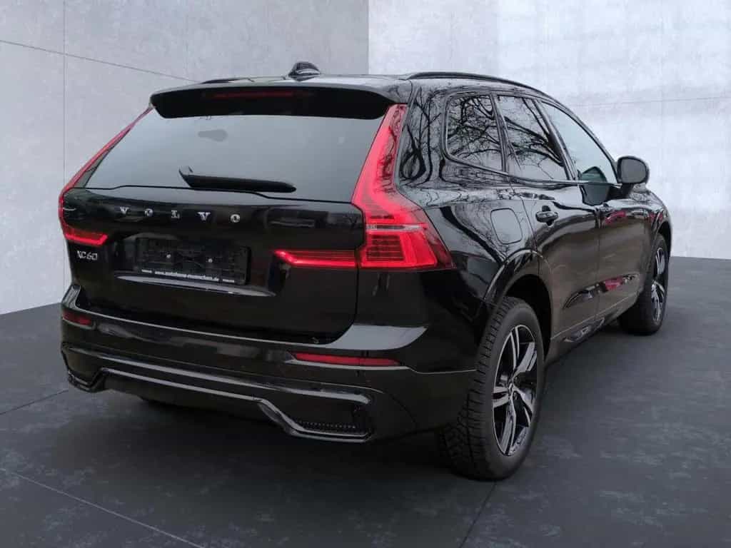 Volvo XC 60 R Design AWD 02/2022-photo-3