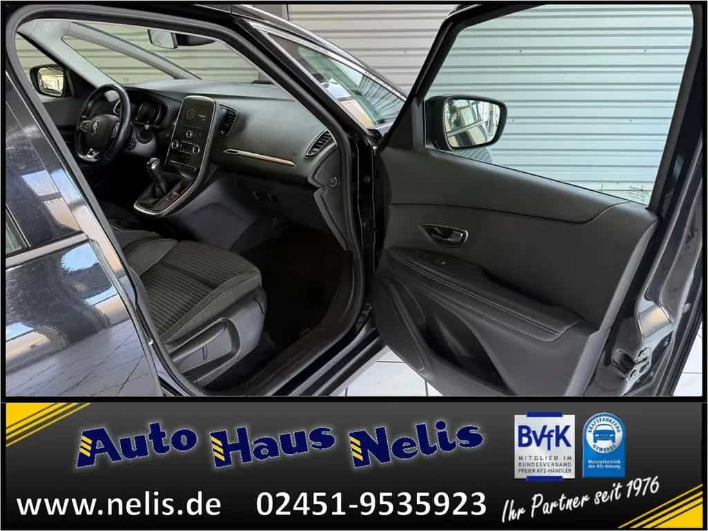 Renault Scenic 1.2 TCe 115 Energy Navigation PDC DAB Dig 06/2017-photo-19