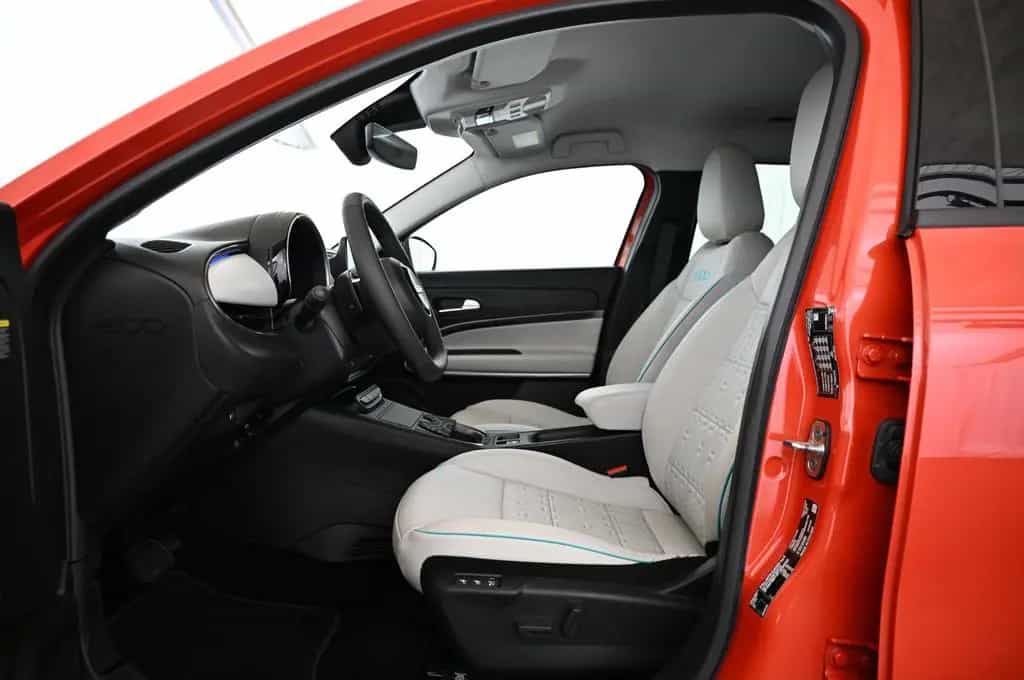 Fiat 600 1.2 Hybrid 136 DCT6 La Prima LED/NAVI/SHZ/18 12/2024-photo-27