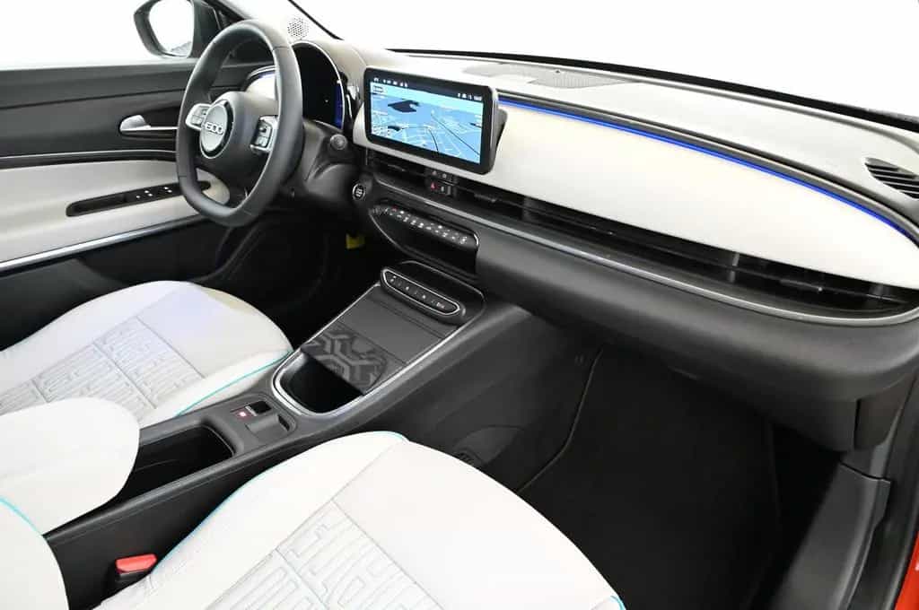 Fiat 600 1.2 Hybrid 136 DCT6 La Prima LED/NAVI/SHZ/18 12/2024-photo-36