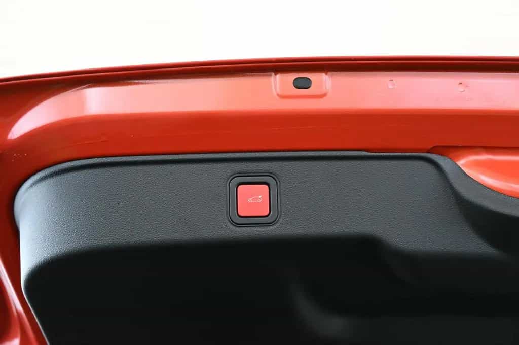 Fiat 600 1.2 Hybrid 136 DCT6 La Prima LED/NAVI/SHZ/18 12/2024-photo-37
