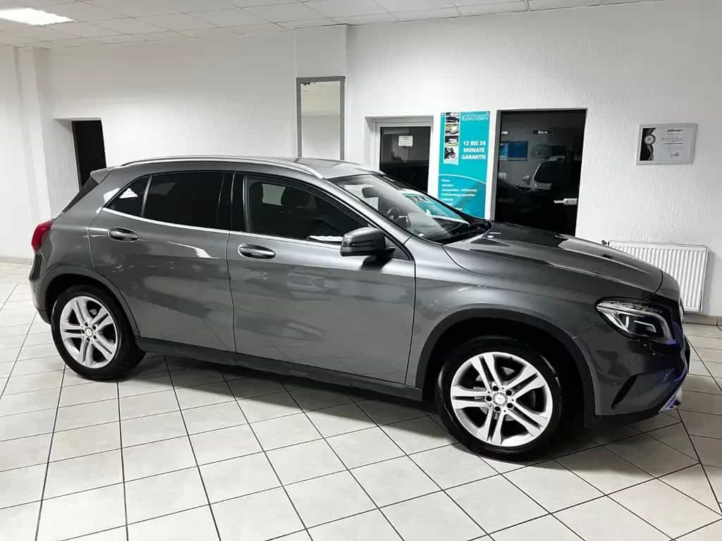 Mercedes-Benz GLA-Class 200 AUTOMATIK COMAND LEDER ILS R.KAMERA 01/2016-photo-0